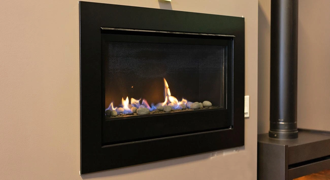 36" Boston Builders Direct Vent Linear Natural Gas Wall Fireplace 2 36" Boston Builders Direct Vent Linear Natural Gas Wall Fireplace - Image 2